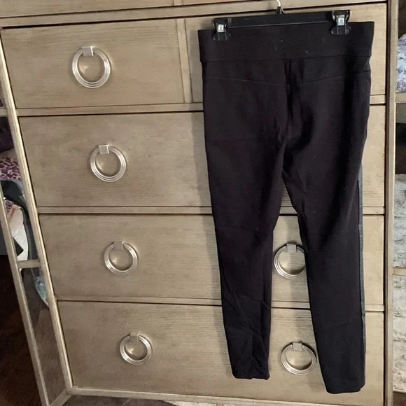 Club Monaco Black faux Leather Leggings; size 8 - Picture 3 of 5